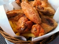 Pouletflügeli im Körbli
